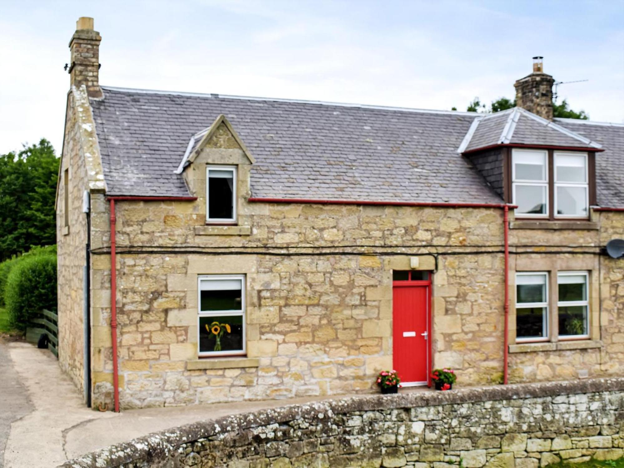 The End Hoose Villa Whitsome Bagian luar foto